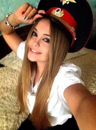 Rusiyanın ən gözəl qadın polisləri (FOTO)