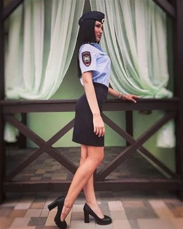 Rusiyanın ən gözəl qadın polisləri (FOTO)