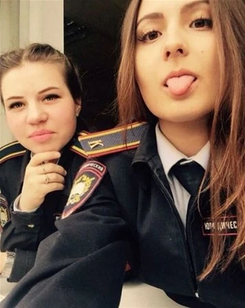 Rusiyanın ən gözəl qadın polisləri (FOTO)