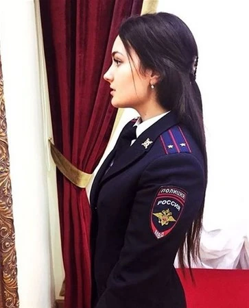 Rusiyanın ən gözəl qadın polisləri (FOTO)