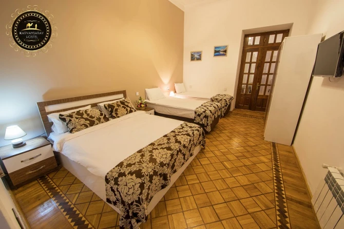 Bakının mərkəzində möhtəşəm hostel + Şahmat, Domino, Playstation 4