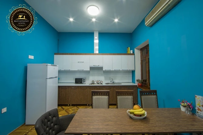 Bakının mərkəzində möhtəşəm hostel + Şahmat, Domino, Playstation 4