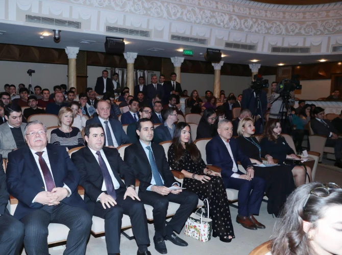 Лейла Алиева на премьере спектакля 