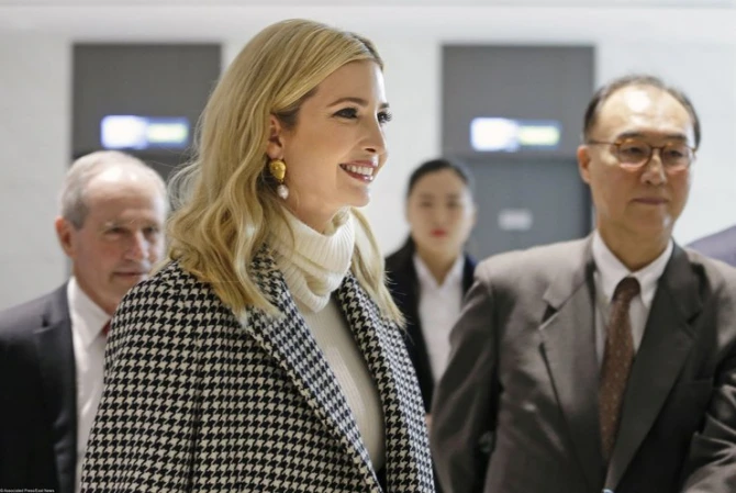 Иванка Трамп прилетела на закрытие Олимпиады в Корее (фото) Иванка Трамп прилетела на закрытие Олимпиады в Корее (фото)