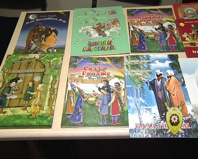 В Баку задержан мужчина, укравший более 900 книг