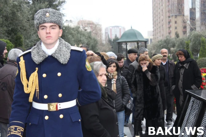 В Азербайджане чтят память жертв Ходжалинского геноцида - ФОТОСЕССИЯ