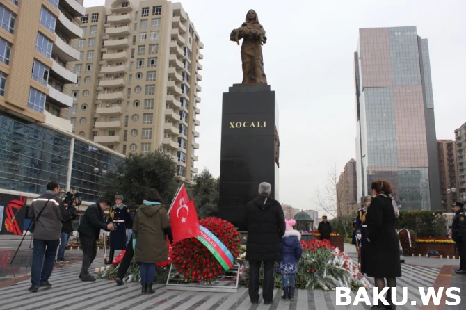 В Азербайджане чтят память жертв Ходжалинского геноцида - ФОТОСЕССИЯ