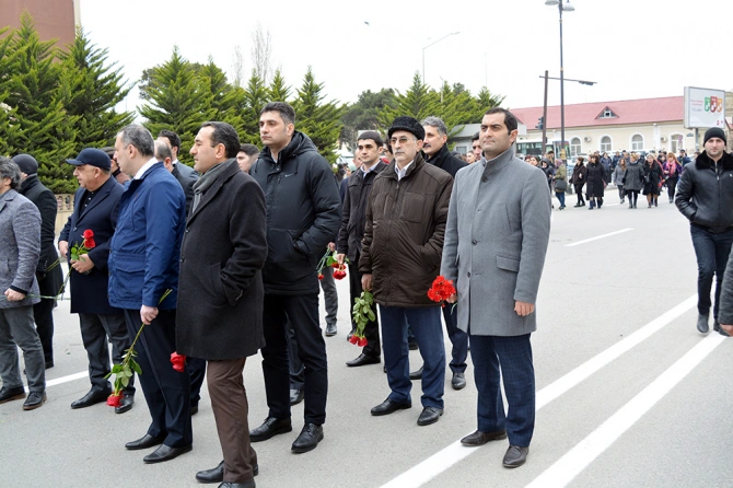 NIKOIL | Bank-ın kollektivi Xocalı soyqırımı qurbanlarının xatirəsini yad etdi