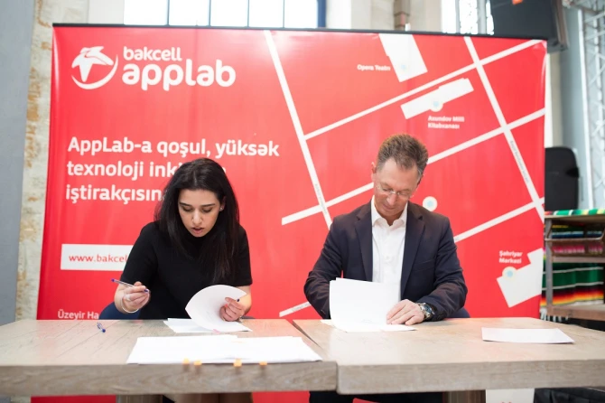 Компания Bakcell собрала вместе выпускников и новых участников AppLab Компания Bakcell собрала вместе выпускников и новых участников AppLab