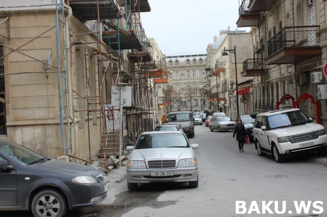 Bakıda tikinti özbaşınalığı: Təhlükəsizlik qaydalarına niyə əməl olunmur? - (VİDEO)