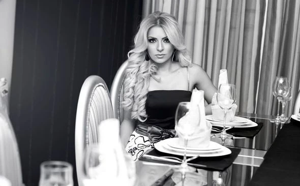 “Bunu desəm, məni topa tutarlar”-cazibədar aparıcı (FOTO)