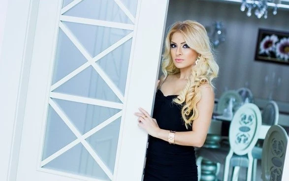 “Bunu desəm, məni topa tutarlar”-cazibədar aparıcı (FOTO)
