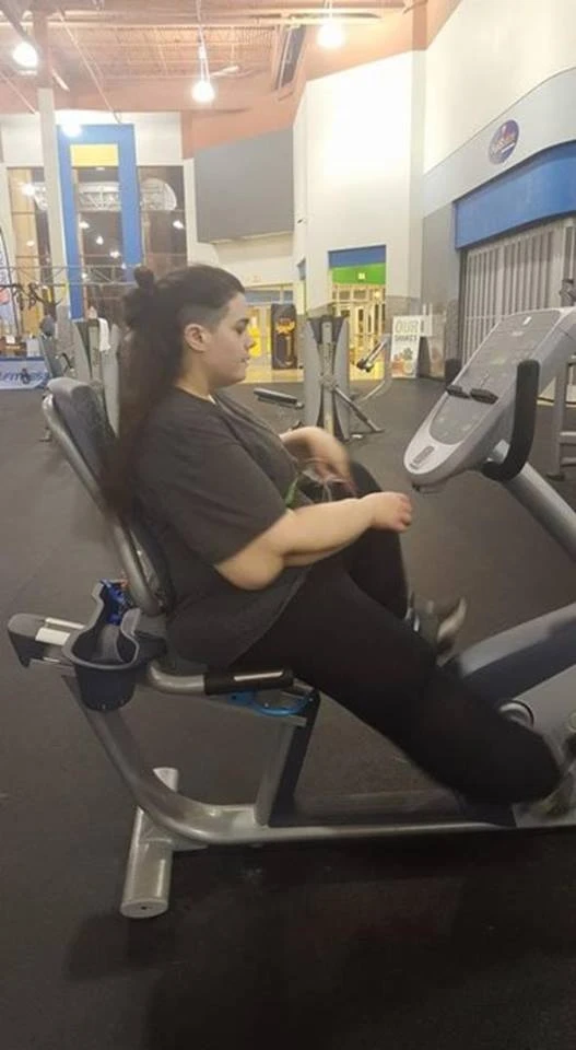 Sevgilisi ilə eyni yatağa sığmayan qadından inanılmaz dəyişiklik (FOTO)