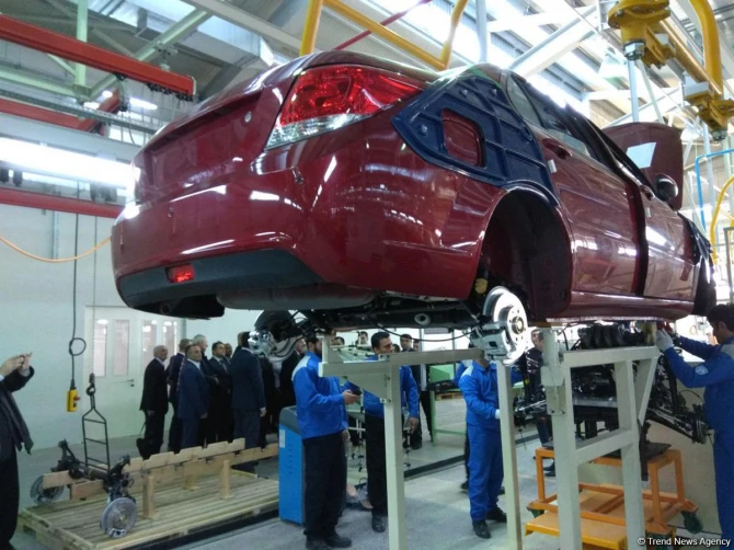 В Азербайджане начался выпуск первых автомобилей совместного с Ираном производства (фото)