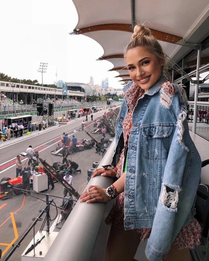 “Formula 1”ə görə Bakıya gələn gözəllər (VİDEO)