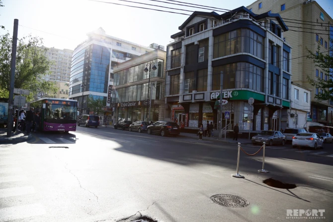 В Баку просела дорога (фото)