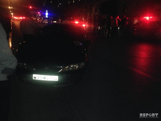 В Баку автобус протаранил автомобили, водитель сбежал с места ДТП (фото)