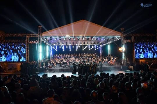 Ermənilər Azərbaycan şəhərində atəşfəşanlıq etdi – FOTO