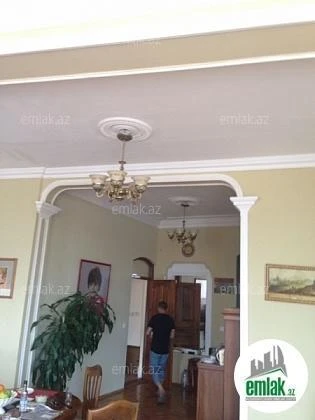 В Ичеришехер продается вилла за 2 миллиона (фото)