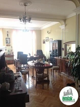 В Ичеришехер продается вилла за 2 миллиона (фото)
