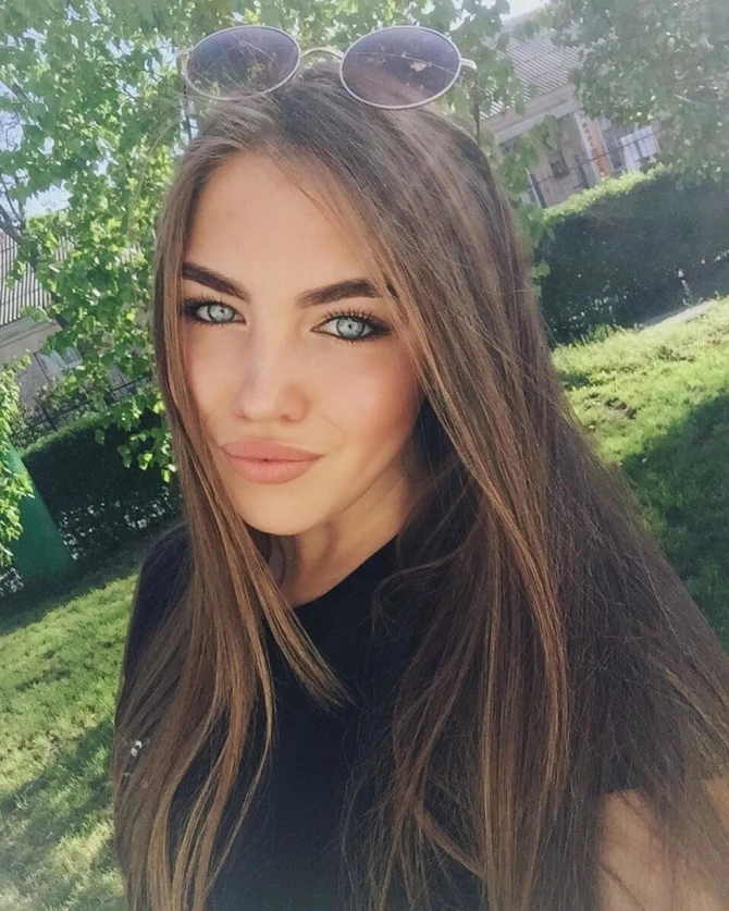 20-летняя инста-красавица шокировала своей реальной внешностью (фото)