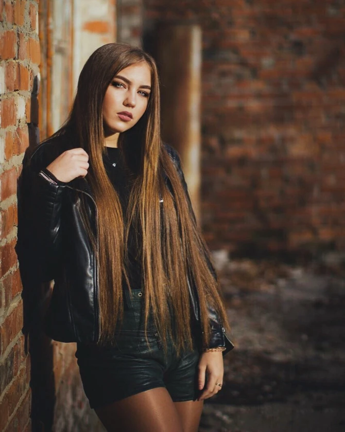 20-летняя инста-красавица шокировала своей реальной внешностью (фото)