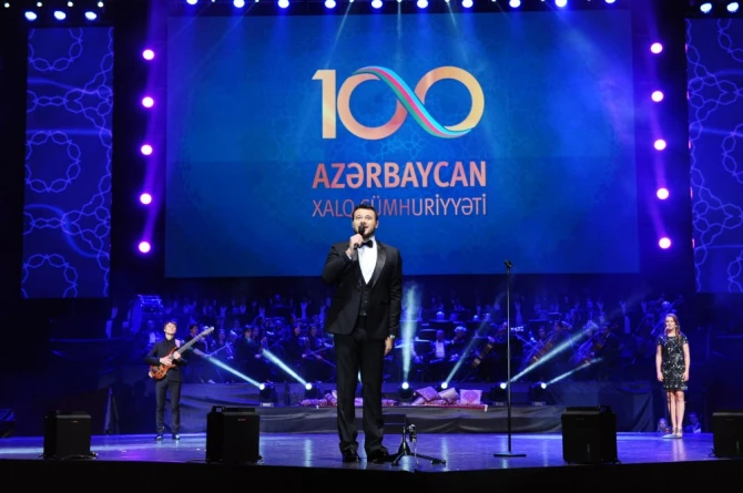 Алиевы на концерте в честь 100-летия АДР (фото) Алиевы на концерте в честь 100-летия АДР (фото)