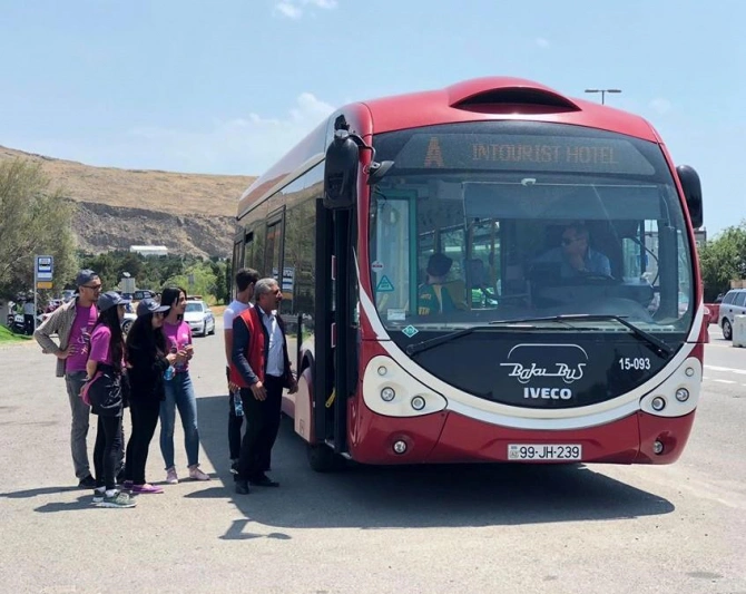 Bakıda pulsuz avtobus xidmətə başlayıb FOTO