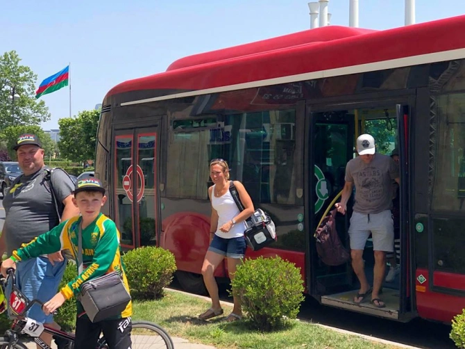 Bakıda pulsuz avtobus xidmətə başlayıb FOTO