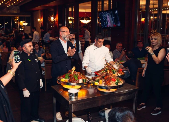 Ərdoğanın aşpazı Azərbaycanda iftar süfrəsi verdi - FOTO