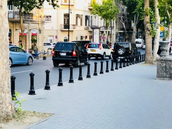 В Баку пошли на радикальные меры для борьбы с незаконной парковкой (фото)