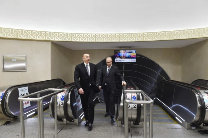 Ильхам Алиев ознакомился с проведенными на станции метро 