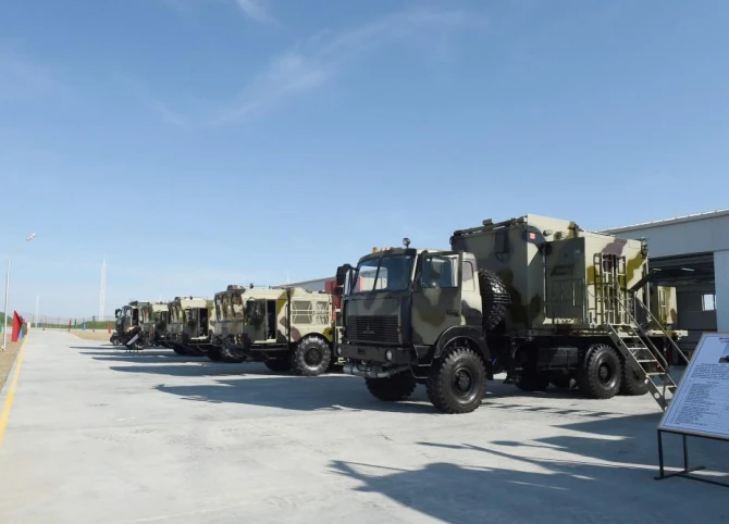 Ильхам Алиев показал грозную военную технику (фото)