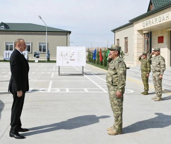 Ильхам Алиев показал грозную военную технику (фото)