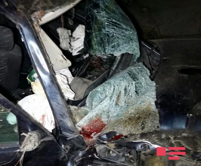 Страшное ДТП в Азербайджане - автомобиль врезался в стадо скота, 3 погибших (фото)