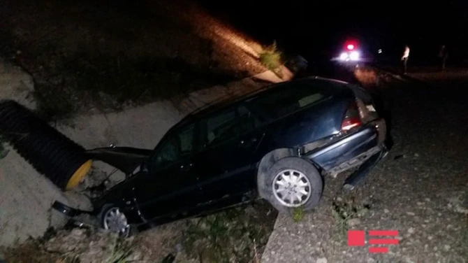 Страшное ДТП в Азербайджане - автомобиль врезался в стадо скота, 3 погибших (фото)