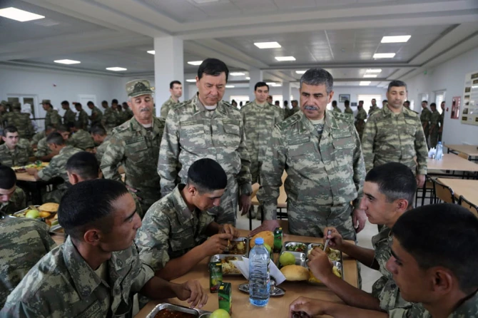 Закир Гасанов открыл воинскую часть ракетных и артиллерийских войск в прифронтовой зоне (фото)
