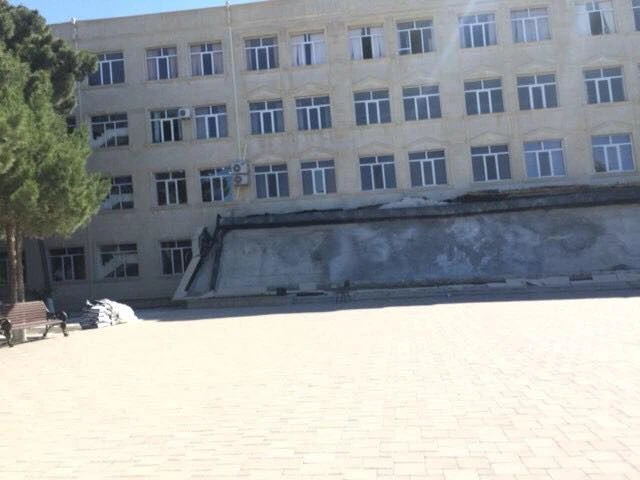 Sumqayıtda universitet binasında uçqun ANI - VİDEO/FOTO (YENİLƏNİB)