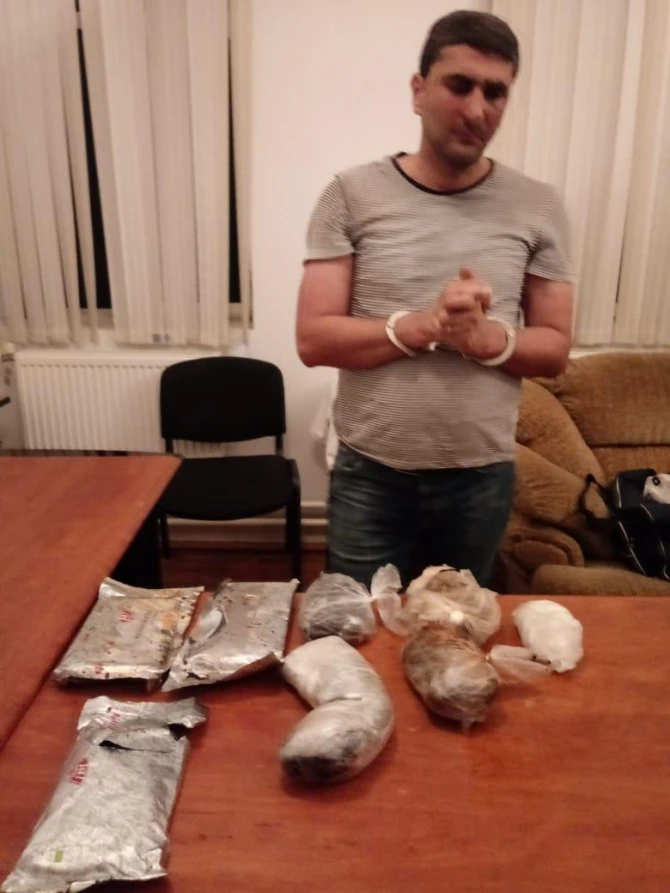 Azərbaycanda inanılmaz hadisə - Gəlin maşınından 8 kq narkotik çıxdı (FOTO)