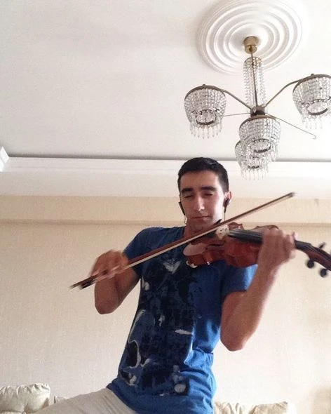 İntihar edən gəncin son sözləri: Saf bir dünya görmək istədim