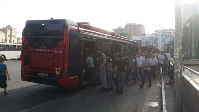 Сегодня Бакметрополитен закрыт для пассажиров: Автобусы будут работать бесплатно