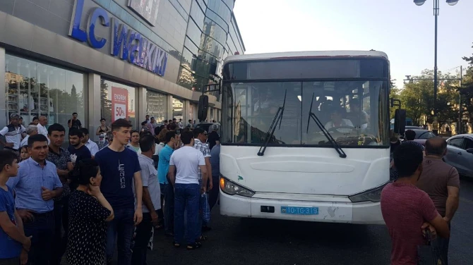 Сегодня Бакметрополитен закрыт для пассажиров: Автобусы будут работать бесплатно
