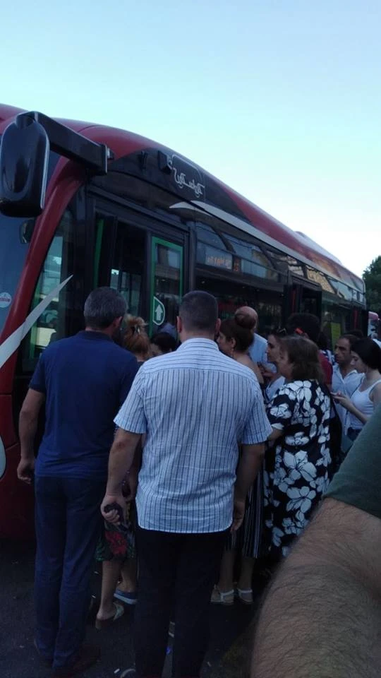 Сегодня Бакметрополитен закрыт для пассажиров: Автобусы будут работать бесплатно