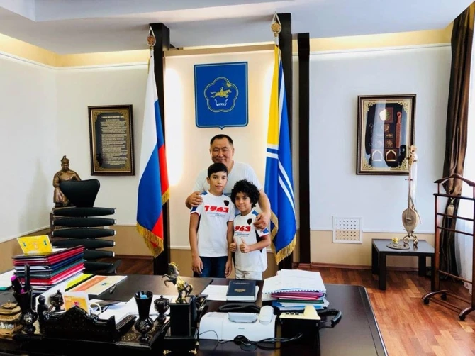 Глава Республики Тыва лично поздравил Гусейна Халилова с днем рождения (фото, видео)