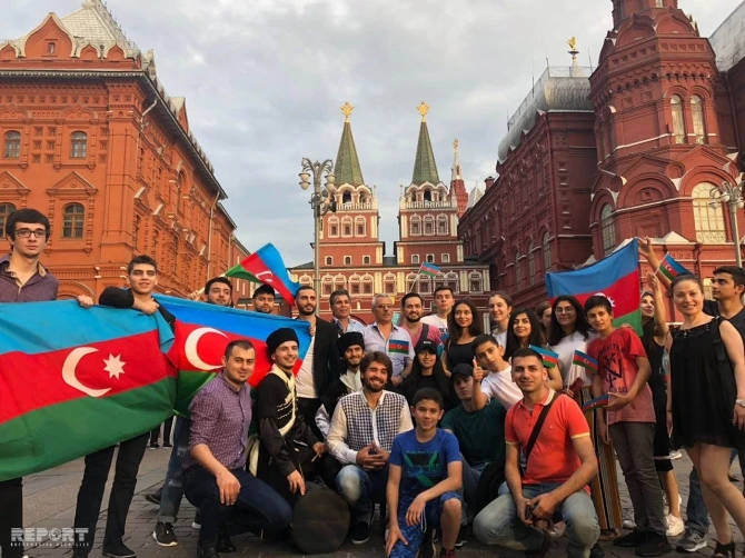 Азербайджанцы Москвы устроили флешмоб в преддверии финала ЧМ-2018 (фото)