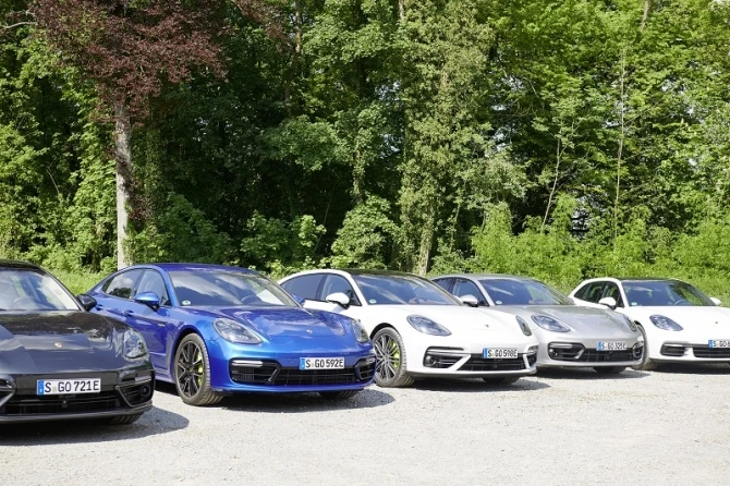 “Porsche Mission E” modelini ilk dəfə canlı görən azərbaycanlı jurnalist