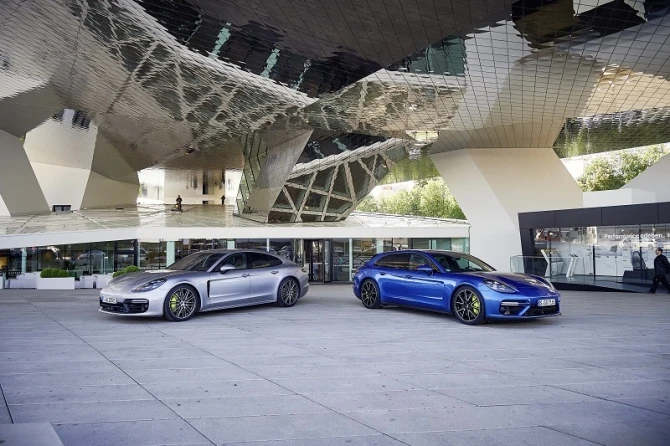 “Porsche Mission E” modelini ilk dəfə canlı görən azərbaycanlı jurnalist