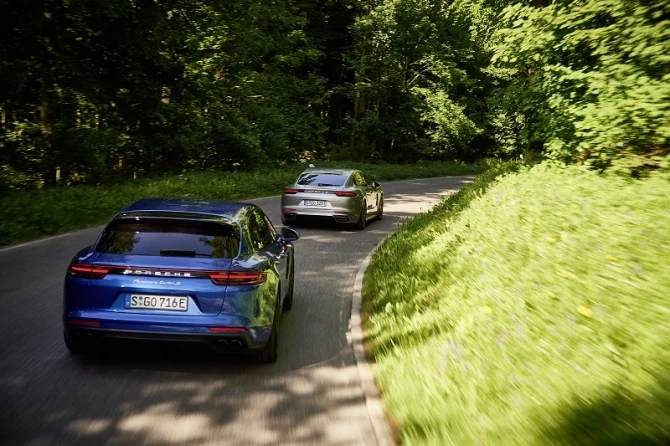 “Porsche Mission E” modelini ilk dəfə canlı görən azərbaycanlı jurnalist