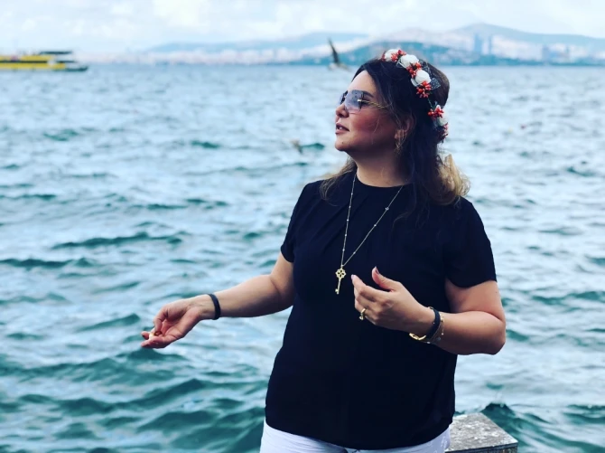 Xalq artisti qızı ilə Türkiyədə istirahət edir - FOTOLAR