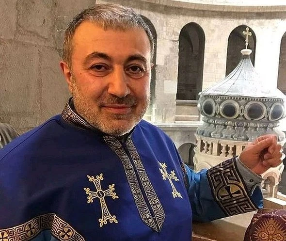 Ekstrasens Zirəddin Xaçaturyanın qətlini araşdırır - FOTO